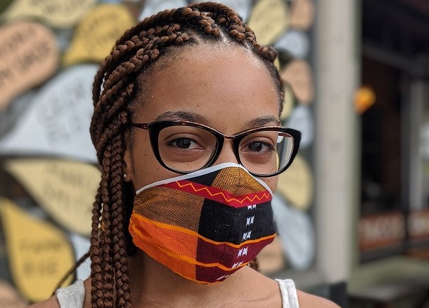 Woman wearing mask at Oscar Oglethorpe